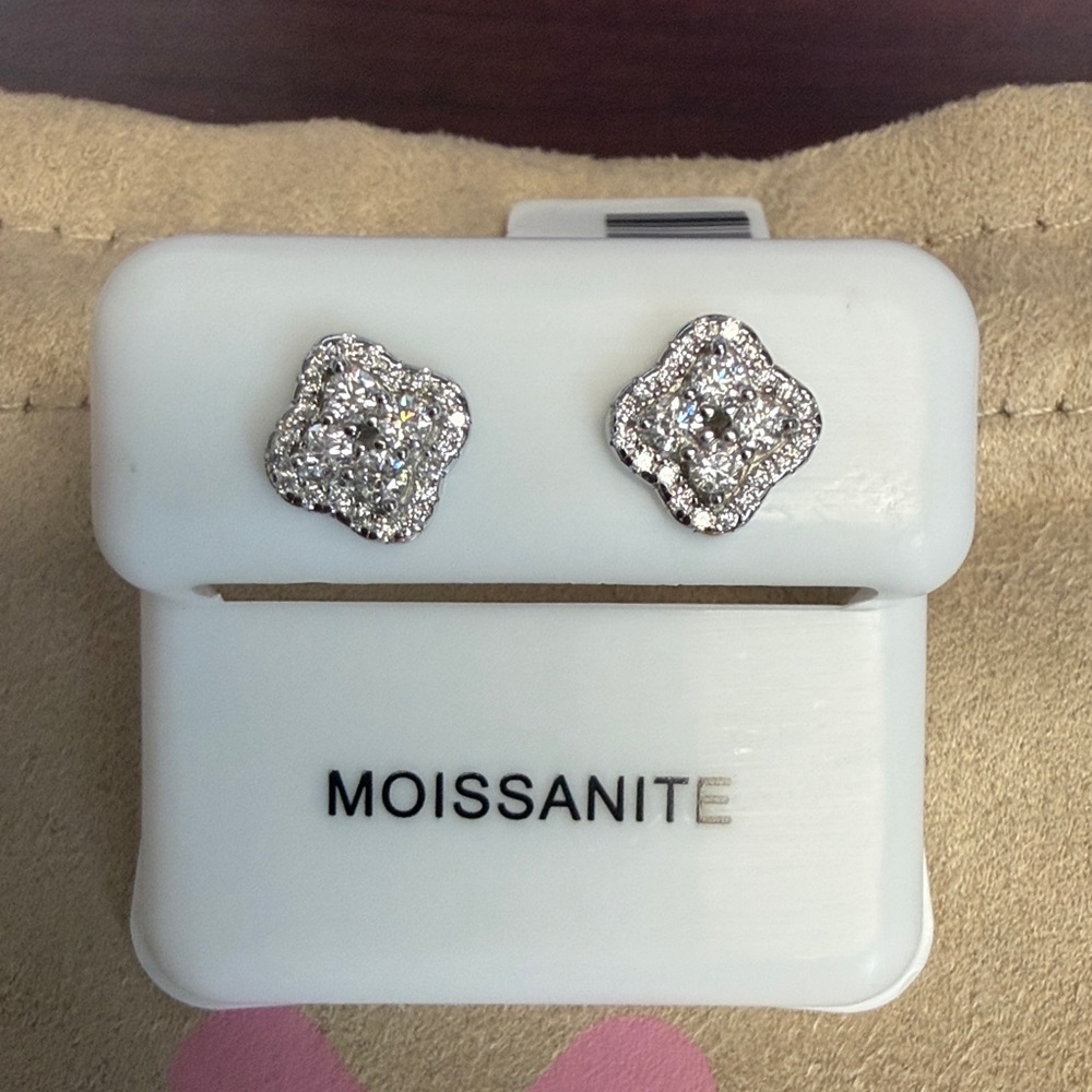 Silver moissanite Cluster Stud Earrings - White